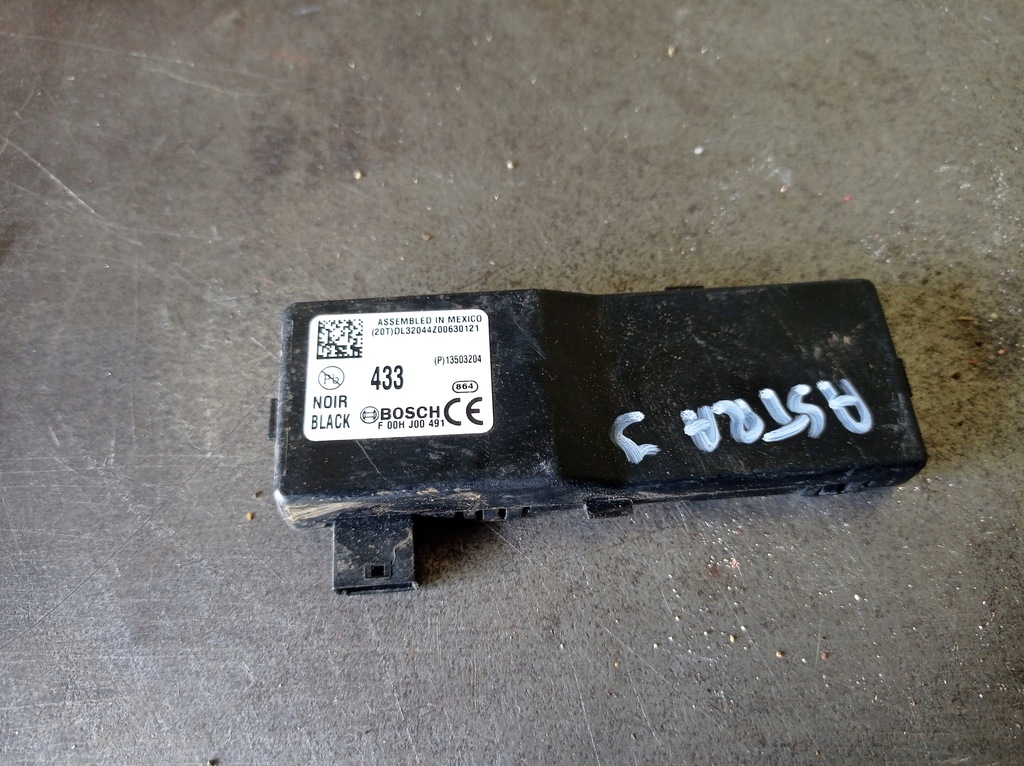 фото №1, Opel astra iv j - модуль замка 13503204