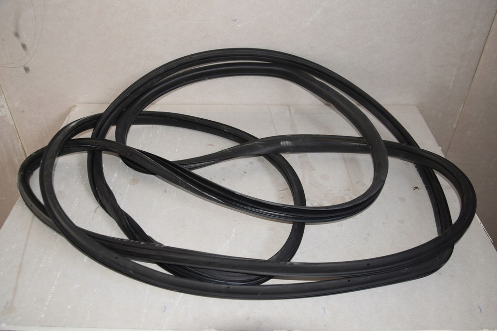 фото №1, Alfa romeo giulietta прокладка двері водія лівий перед