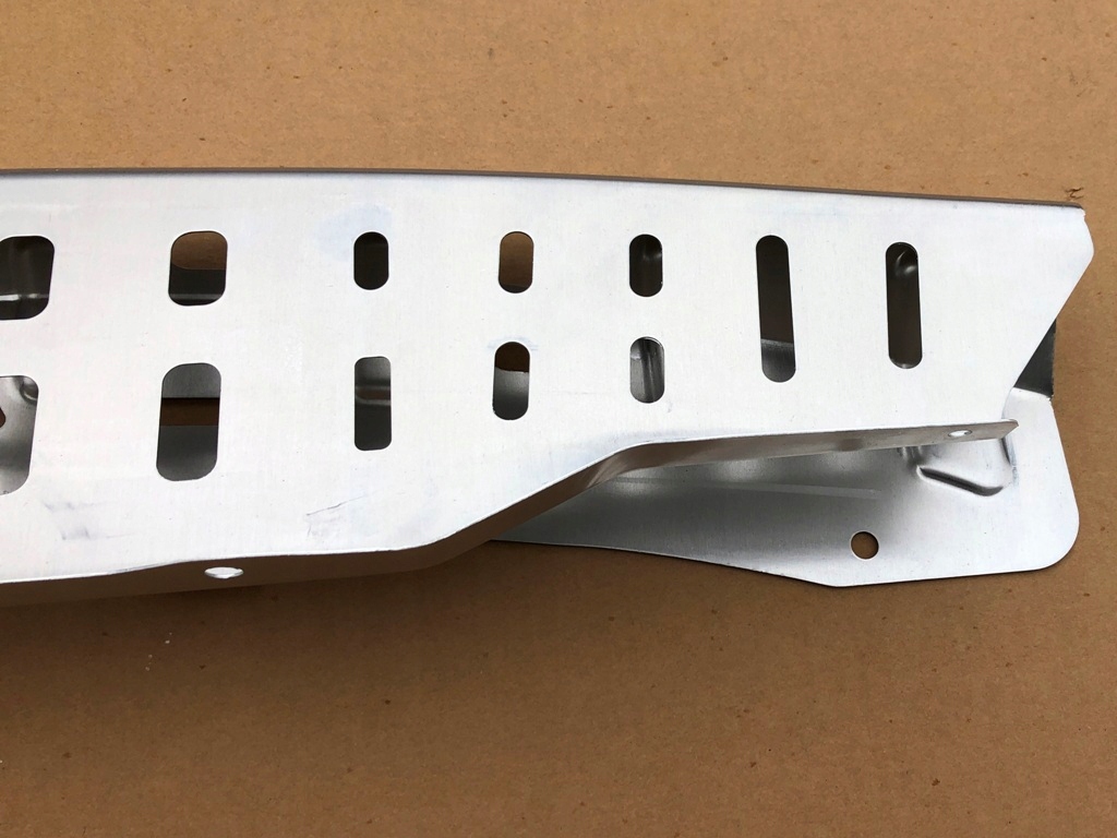 Молдинг кронштейн підсилювач балка кронштейн бампера tesla model y 2020- Ціна