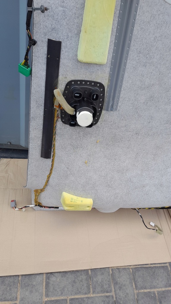 фото №13, Dodge ram 1500 13-18 потолок crew cab люк 5ry66bd1ac usa