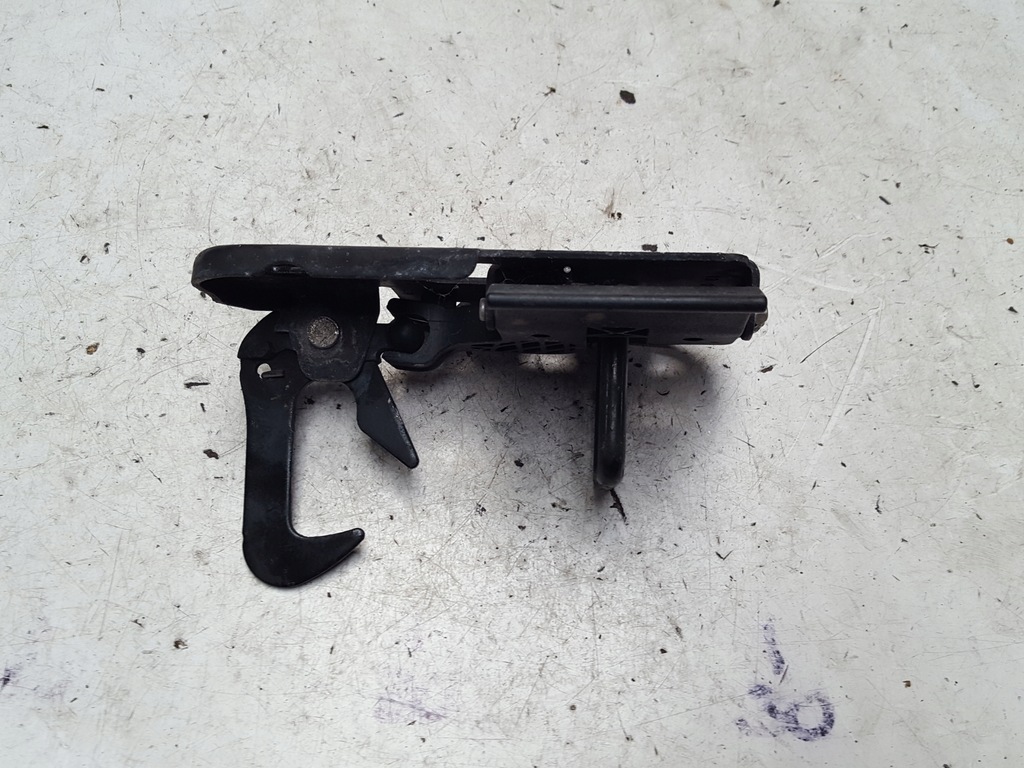 фото №1, Vw golf v 5 plus 05r- засувка замка капот