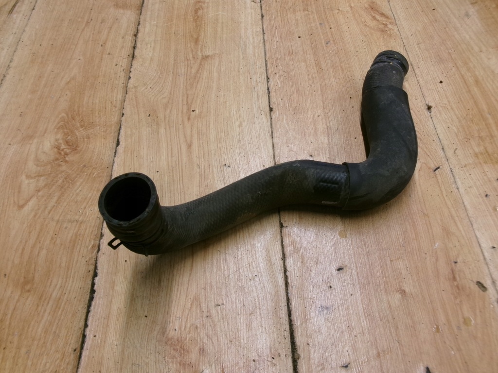 Купить Mazda rx8 пабтрубок  радиатора воды 1.3