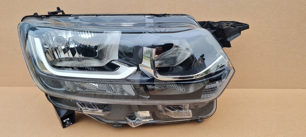 фото №1, Лампа toyota proace city proace city verso правая перед передняя