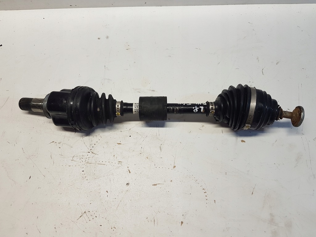 фото №1, Bmw 1 f40 f41 приводной вал левый перед