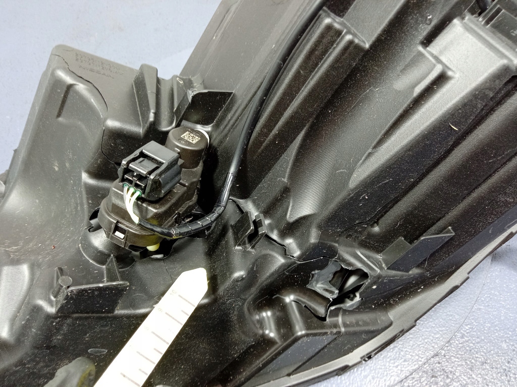 фото №10, Nissan x-trail t33 фара правый лампа передняя eu led