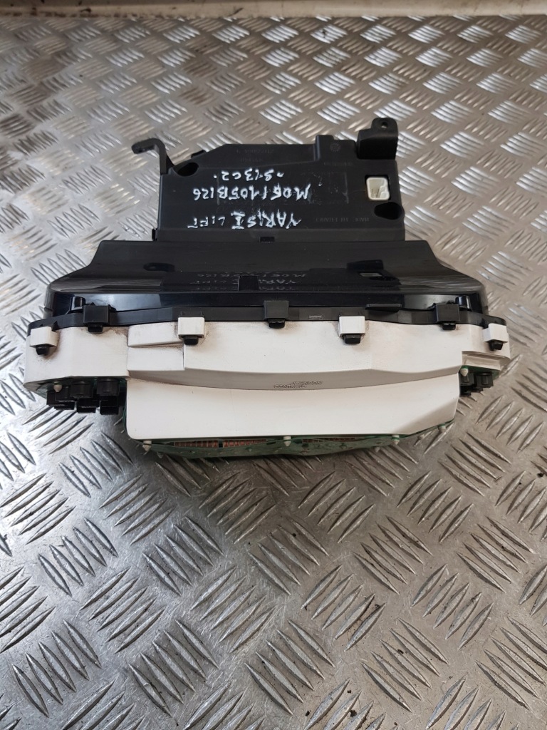 Панель 21655864-5 toyota yaris 1 рестайлінг  європа Ціна