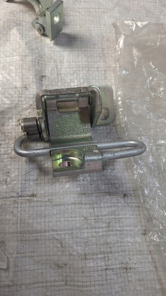 фото №9, Vw golf vi 6 петля двері 1k0831412