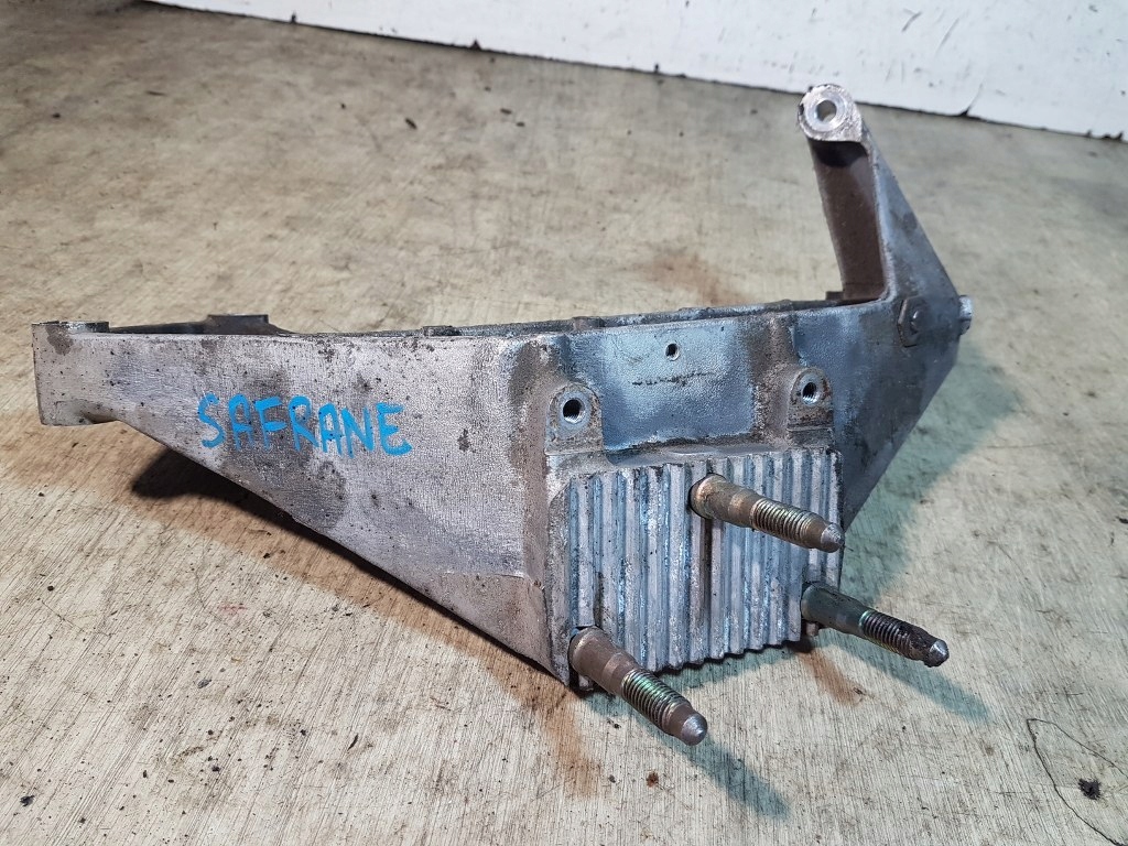 фото №4, Кронштейн кронштейн двигателя renault safrane 3.0 v6