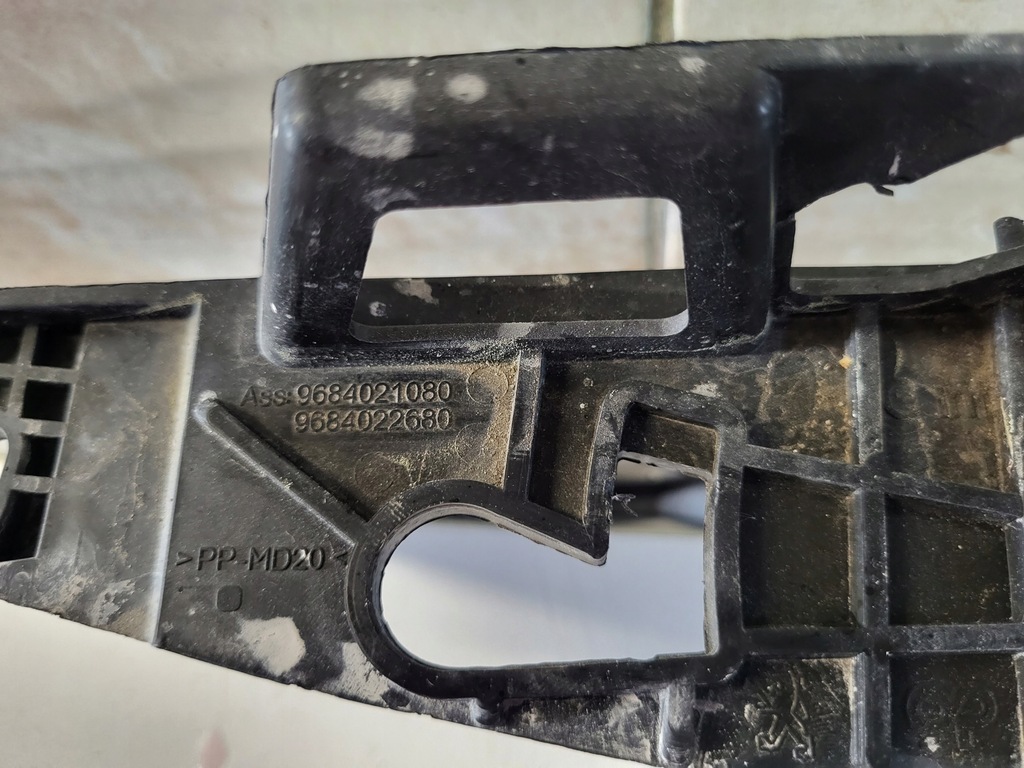 фото №7, Направляющая бампера левый перед peugeot 5008 i 9684021080