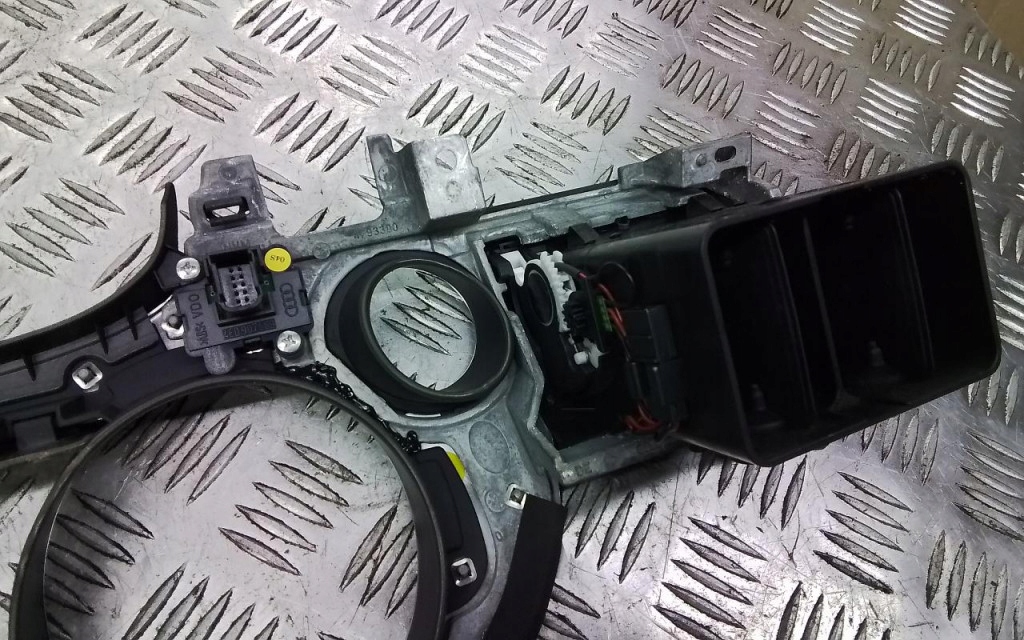 фото №5, Audi a8 d3 рамка спидометра 4e1857115