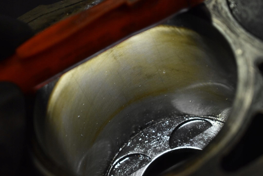 Блок низ  двигуна wał 6110110501 mercedes c-klasa w203 2.2 cdi 122 km 00-04 Недорого