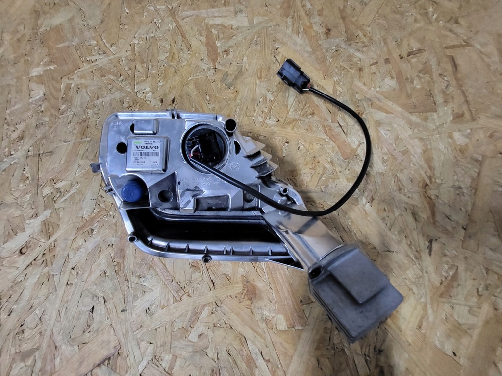 фото №5, Volvo xc 60 xc-60 lift 13r-- свет do движение dziennej led drl правый