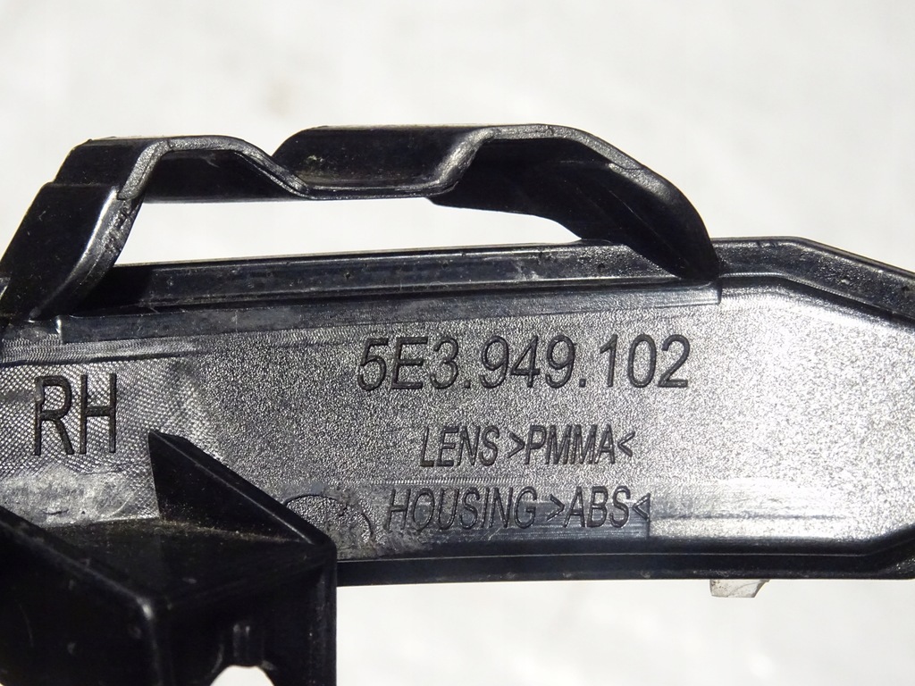 фото №7, Поворотник зеркало правый skoda octavia iv 4