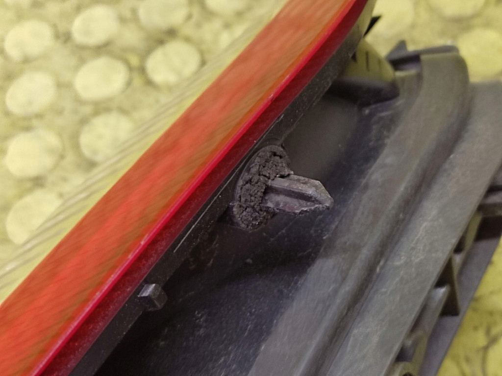 Opel meriva a фара правый  задняя Киев