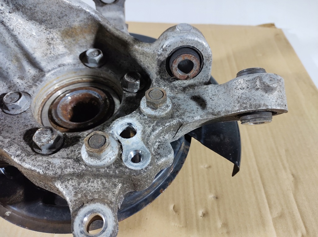 фото №5, Infiniti q50 2.2d 13- поворотный кулак правый задняя