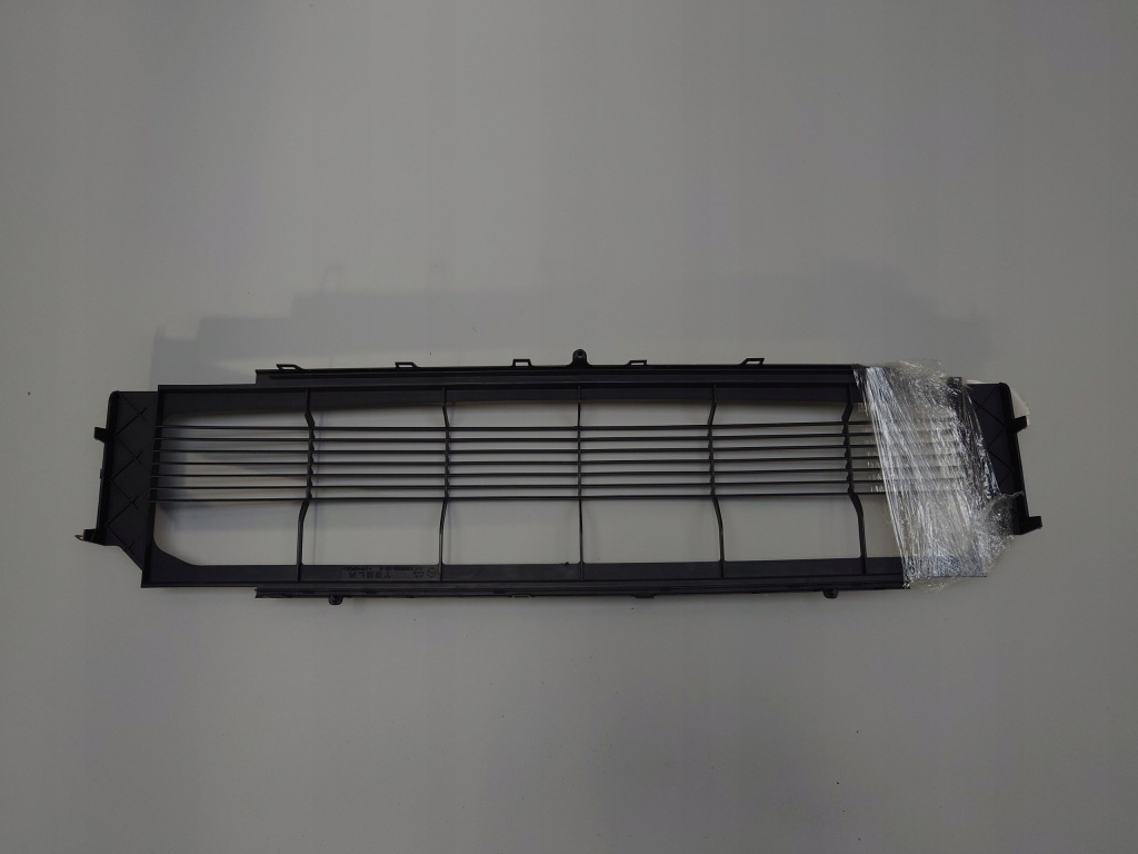 фото №1, Решётка средняя w бампер перед tesla s lift