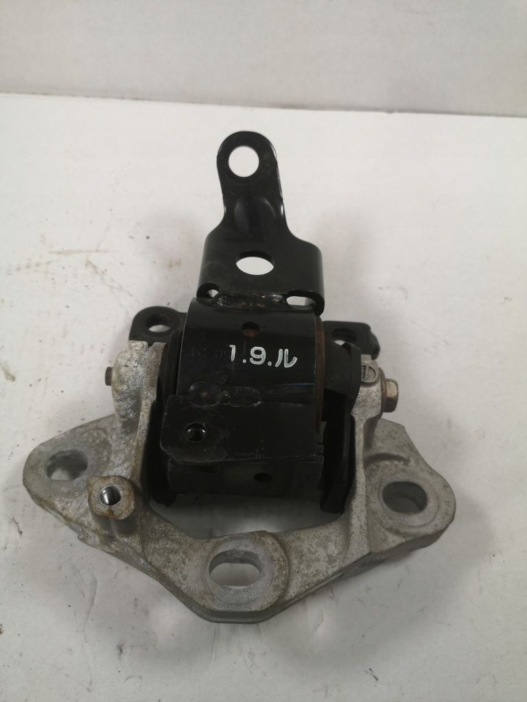 фото №1, Cx-3 подушка кронштейн двигуна