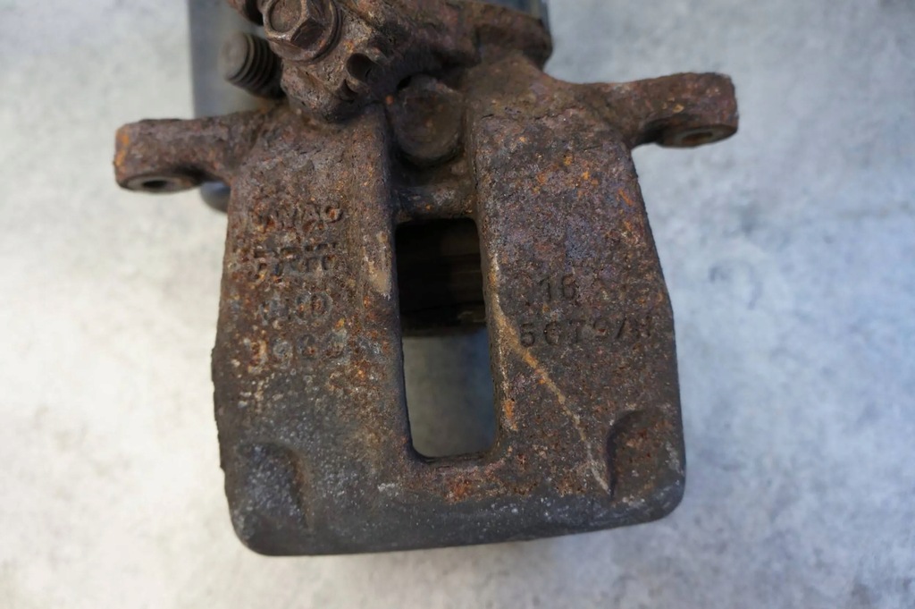 фото №6, Супорт гальмівний електричний моторчик правий задня задній vw passat cc