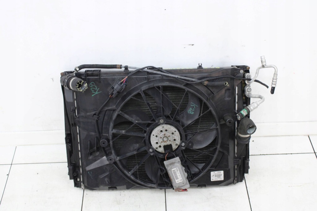 фото №1, Радиатор комплект радиатор вентилятор bmw e92 2.0 b