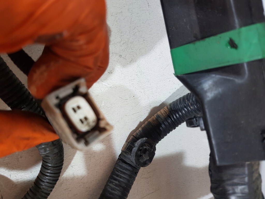 фото №7, Жгут электропроводка 82121-05b90 toyota avensis t27 verso rav 4 2.0d 1ad-ftv