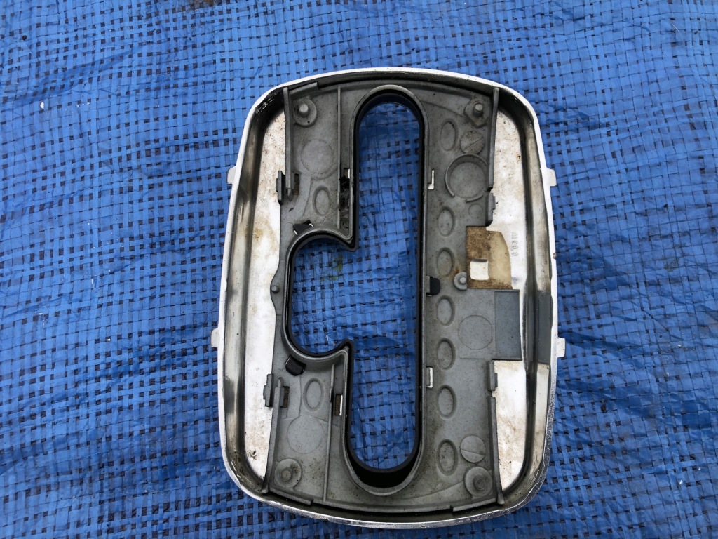 фото №4, Рамка накладка хром домкрата audi a6 s6 c5