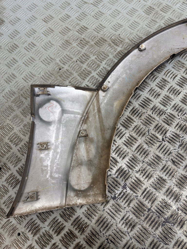 фото №8, Молдинг крыла левый перед 3d mitsubishi pajero iv 4 07r.-