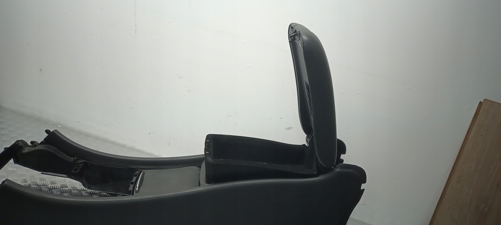 фото №8, Підлокітник бардачок mercedes mercedes w203 clk