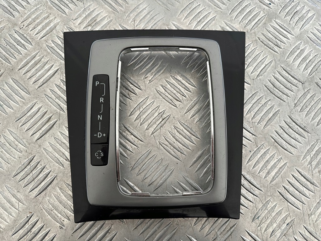 фото №1, Mercedes w204 рамка захист a2042670288