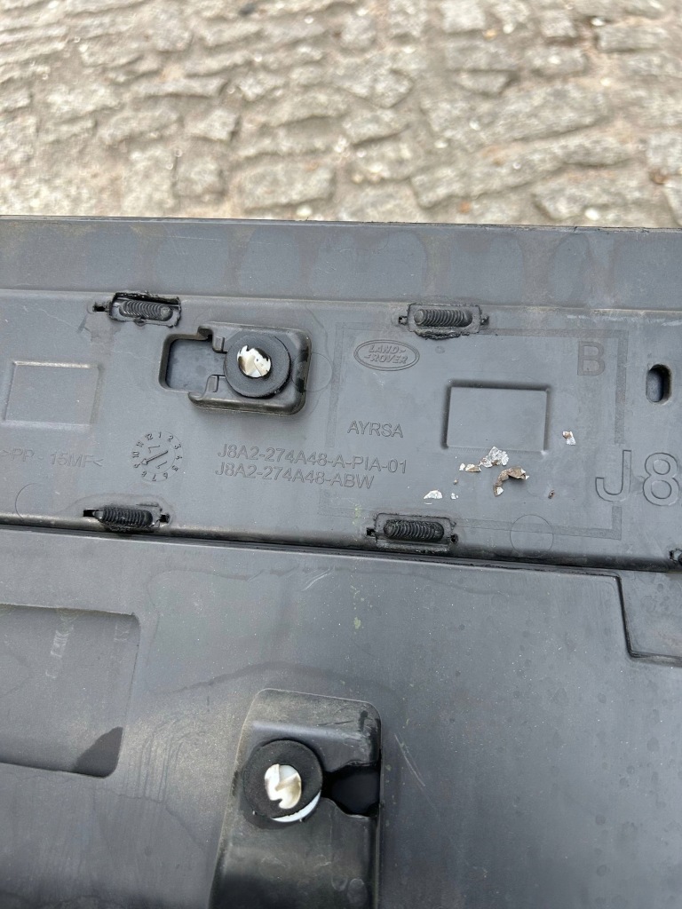 фото №4, Land rover range rover velar l560 задняя сторона правая молдинг дверь задних