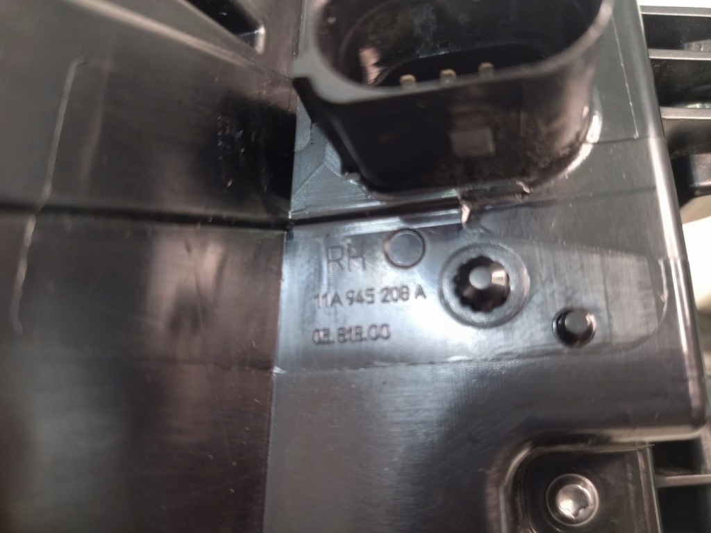 11a945208a оригінальна фара праві задні led vw id4 2021+ в Україні