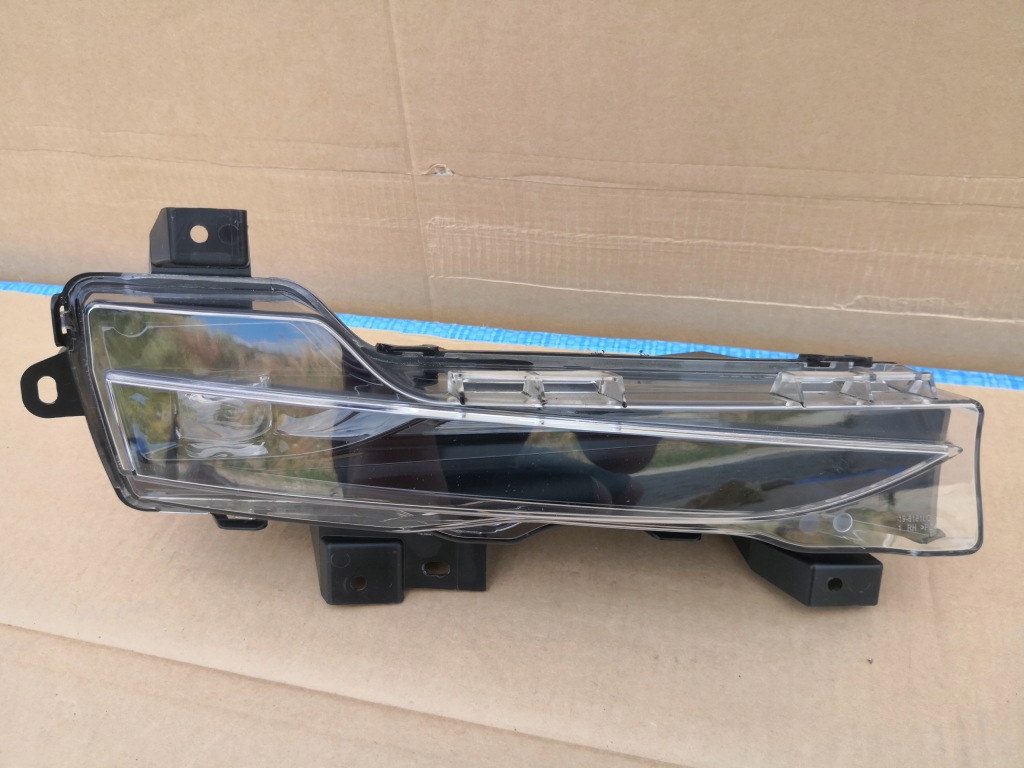 Купить Tesla 3 рестайлинг  y противотуманная фара правый led drl 1624798-00-a