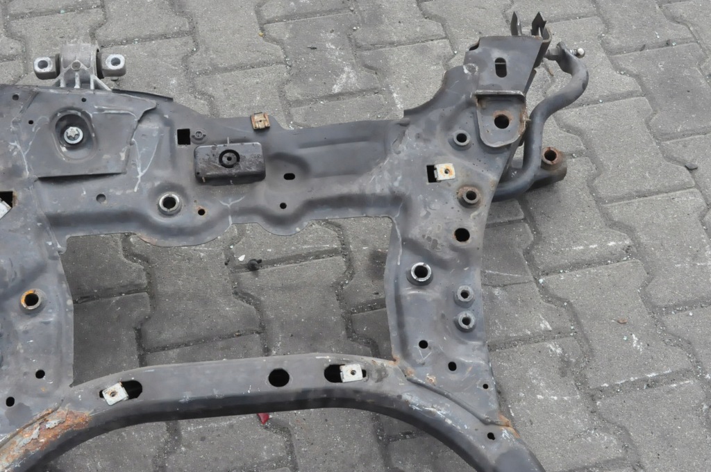 Mercedes w117 підрамник підвіска підрамник поперечина Київ