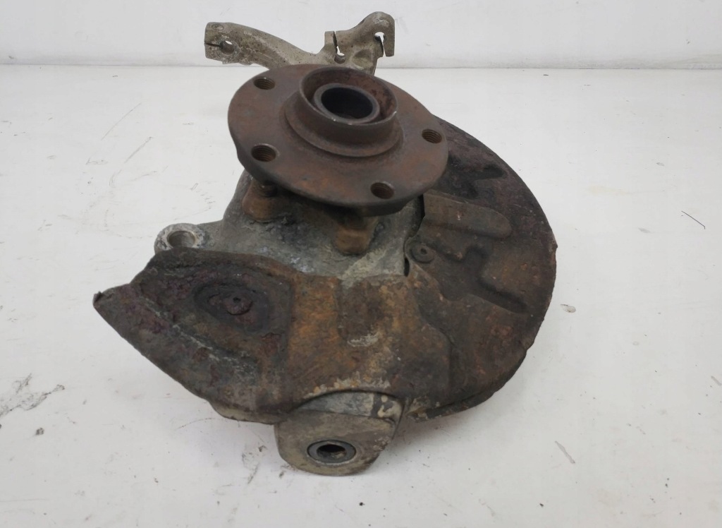 фото №4, Поворотный кулак правая audi a4 b5