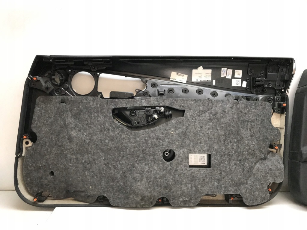 Mercedes w205 кабріолет  amg обшивка двері ліва Ціна