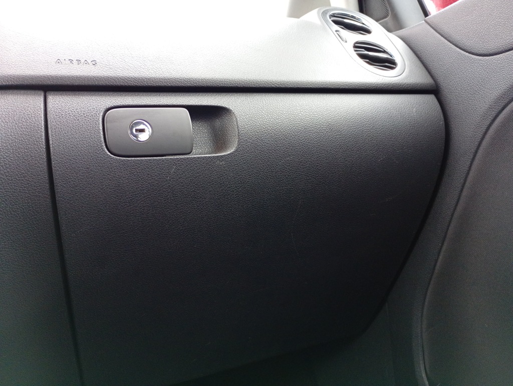 Купити Vw golf plus + 05-14 бардачок пасажира