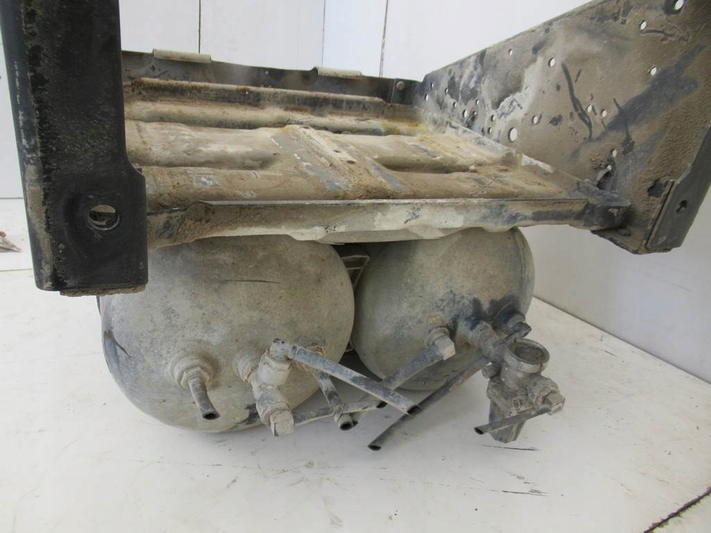 фото №7, Основание аккумуляторов mercedes-benz actros 2044