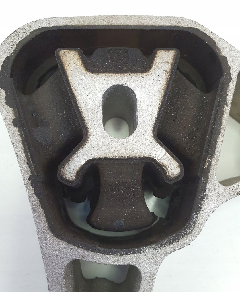 фото №4, Кронштейн подушка двигуна mercedes w246 w176 w117 cgi