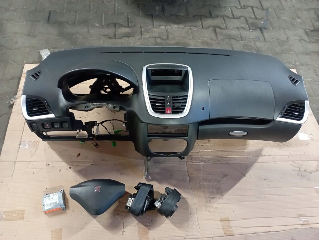 фото №1, Peugeot 206+ plus консоль подушка безпеки демонтаж оригінал ремені датчик europa