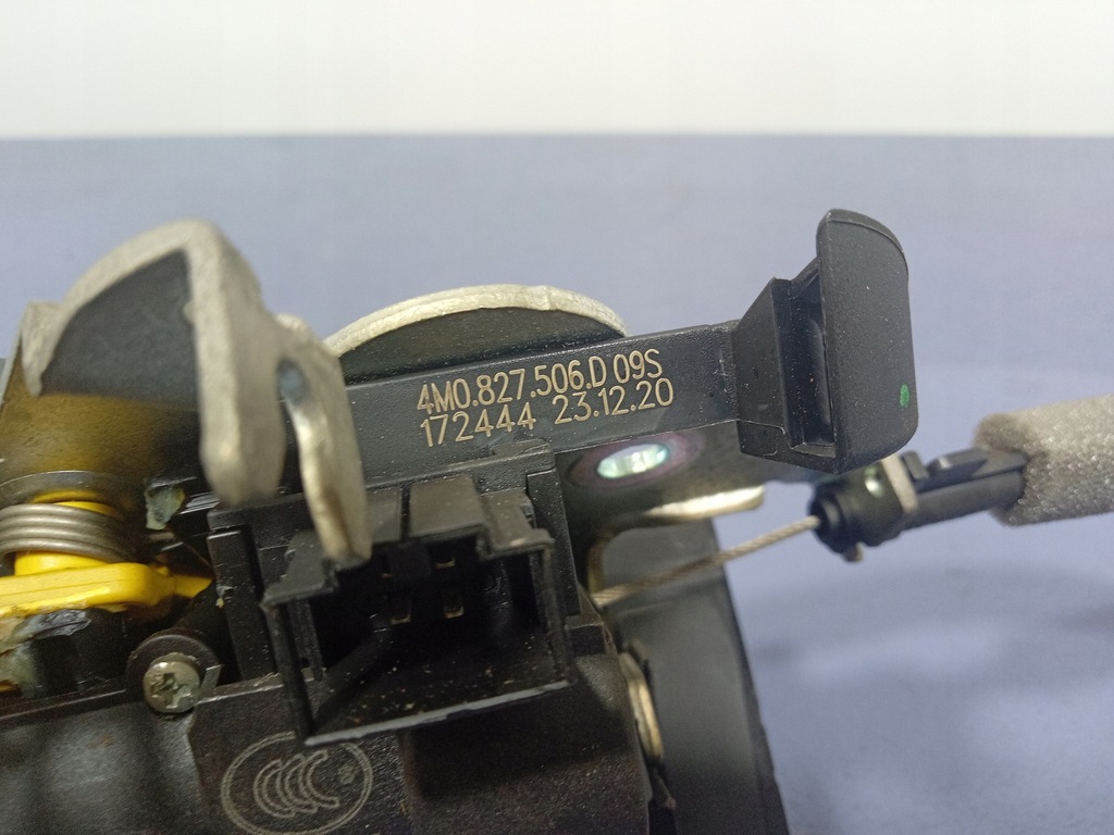 фото №7, Audi rsq8 q8 4m замок доводчик крышки багажника 4m827506d