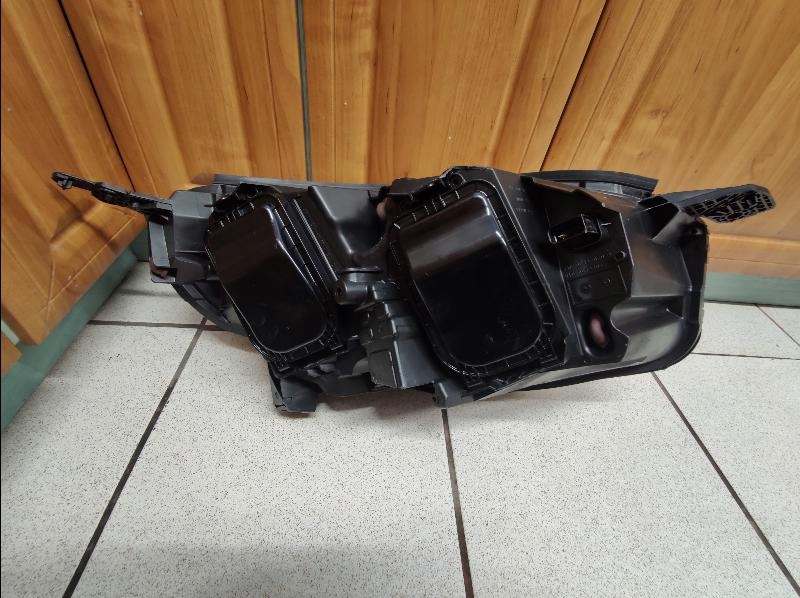 фото №10, Лампа передняя перед peugeot expert traveller