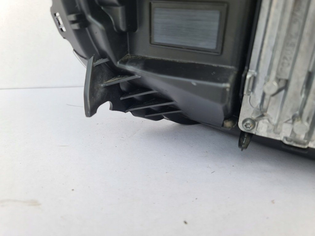 фото №7, Volvo xc40 лампа full led правая 31655636