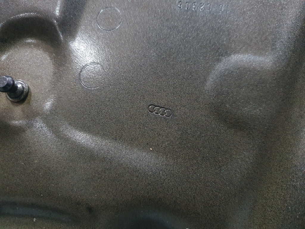 Купити Дверей audi a6 e-tron c9 праве  задні задні