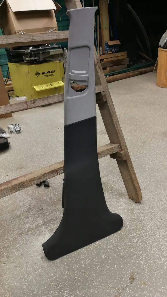 фото №1, Mercedes w211 защита обшивка стойка правая ładna !