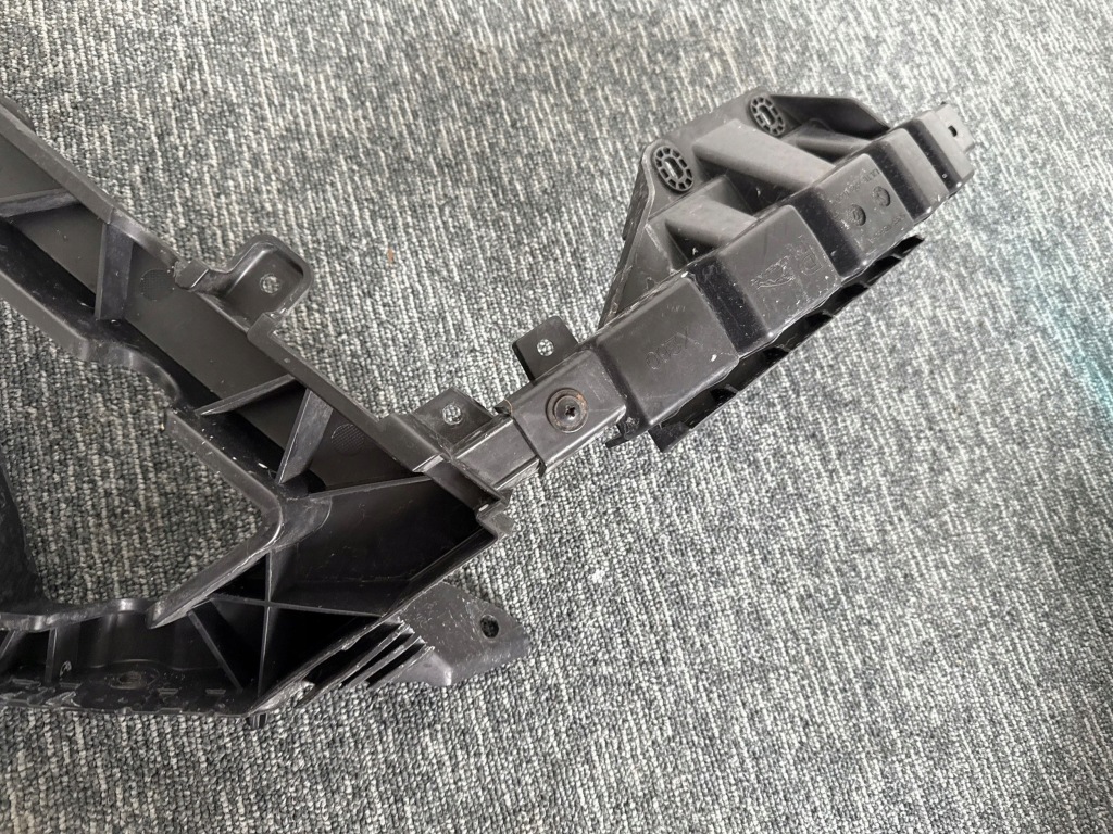 фото №6, Jaguar xf ii x260 2016 задняя сторона правая направляющая накладки порога оригинал eu