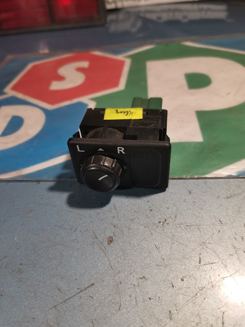 фото №9, Переключатель регулировка зеркал nissan primera p11