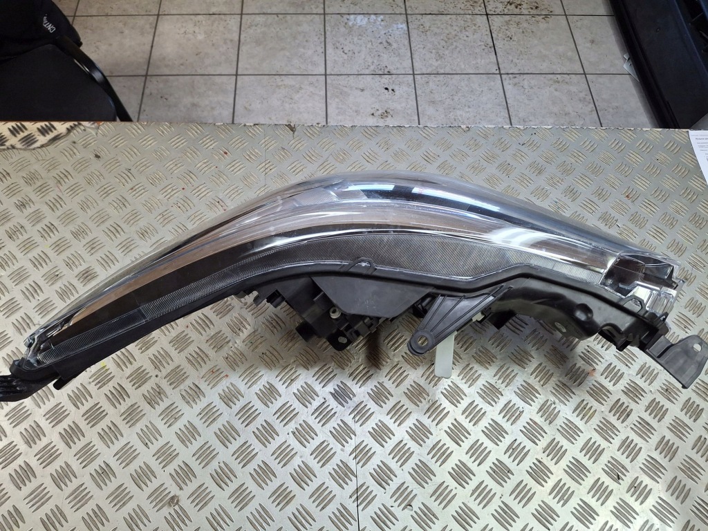 Фара левая передняя led toyota avensis 3 drugi рестайлинг  2015r- Недорого