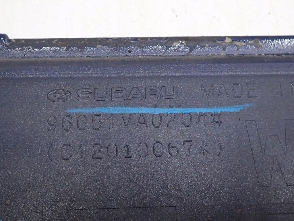Накладка захист  порога  поріг права правий subaru levorg 96051va020 в Україні