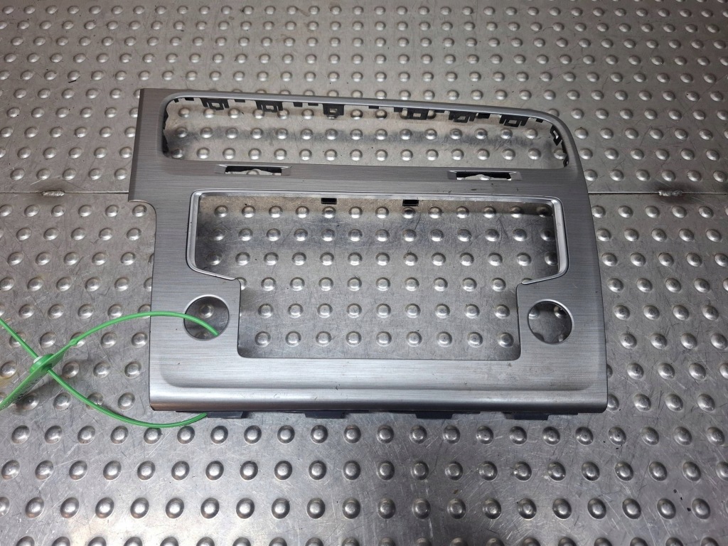 фото №1, Рамка радио навигации 5g1819743 vw golf vii