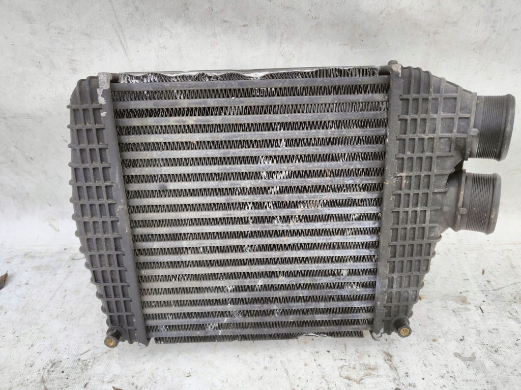 фото №1, Интеркулер правый maserati levante ghibli 16-