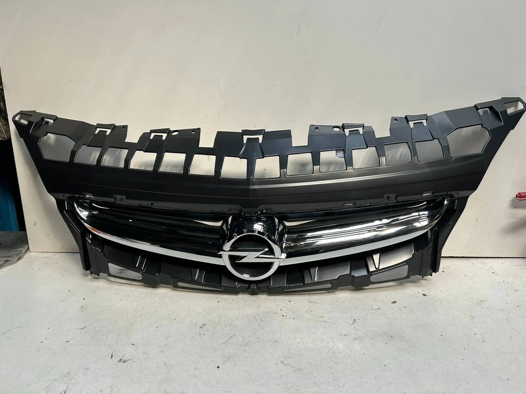 фото №1, Opel astra j lift решётка радиатора